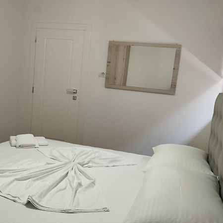 Erteo Guest House Pogradec Buitenkant foto