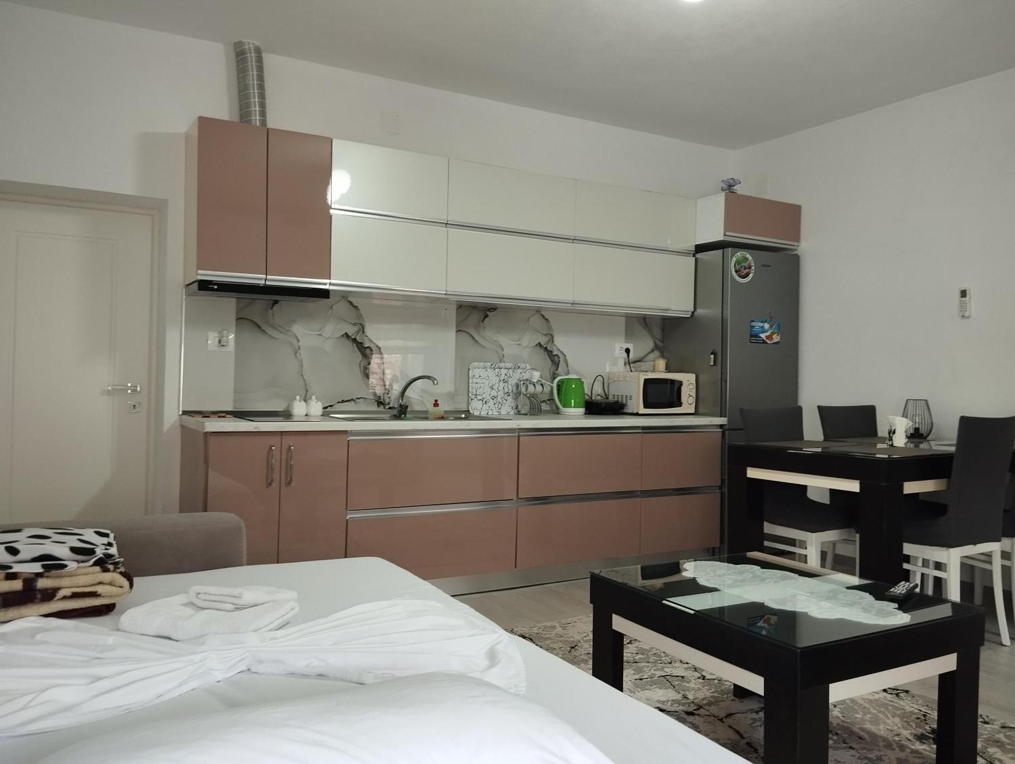 Erteo Guest House Pogradec Buitenkant foto