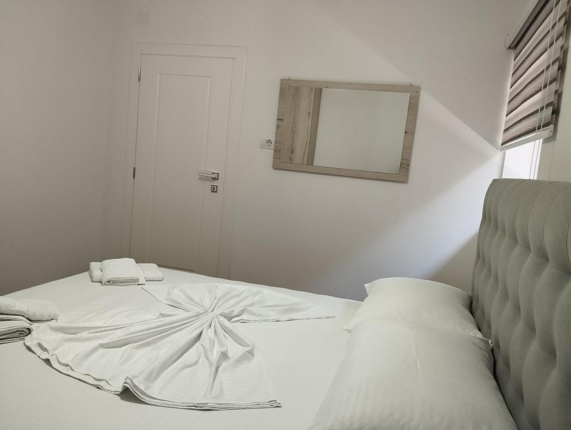 Erteo Guest House Pogradec Buitenkant foto