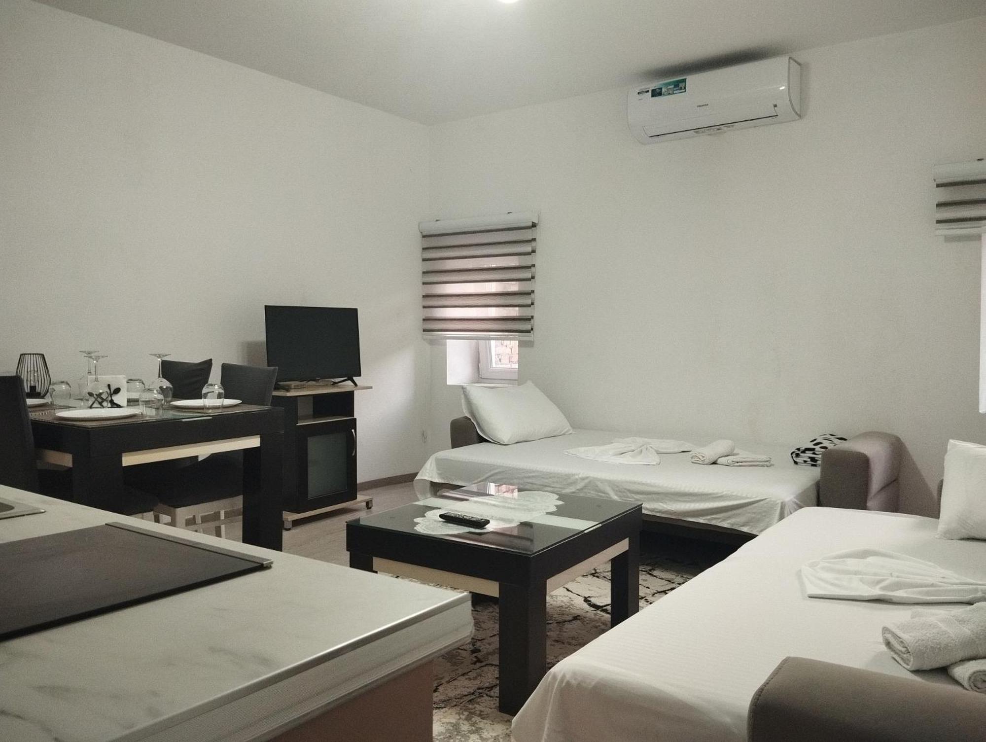 Erteo Guest House Pogradec Buitenkant foto
